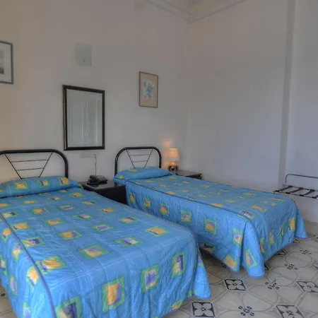 Astra Hotel 3*
