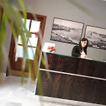 Astra מלון 3*