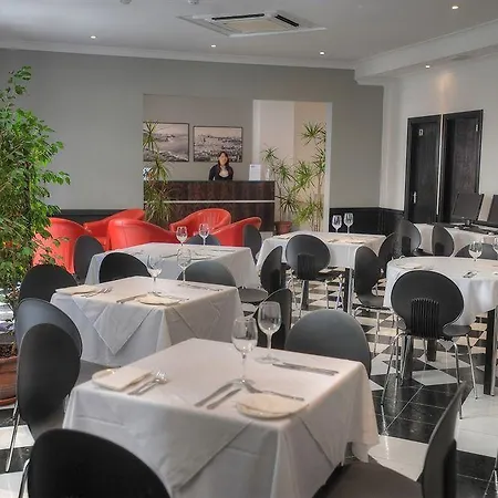 Astra Hotel 3*
